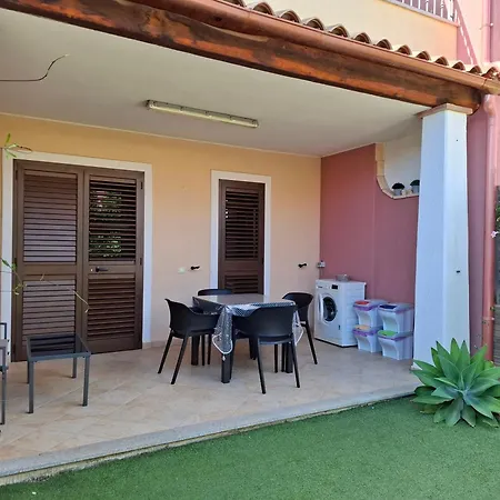 Acquachiara Giardino E Posto Auto Privato Вилласимиус